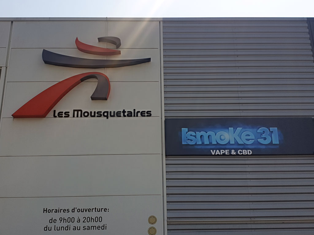Boutique la vache/Boutique-cigarette-électronique-et-cbd--toulouse-nord-galerie-intermarché-la-vache
